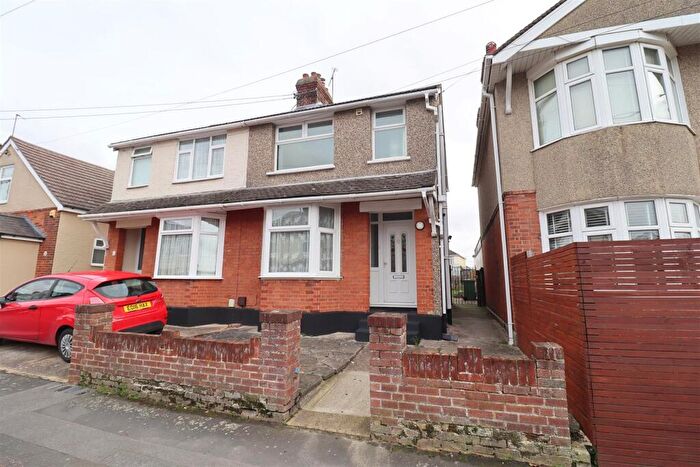 3 Bedroom Semi-Detached House For Sale In Hunnable Road, Braintree, CM7