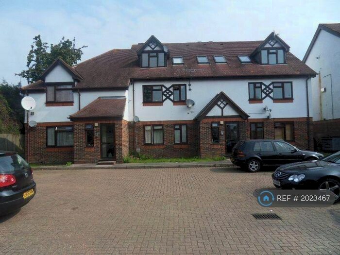 2 Bedroom Flat To Rent In Hazelwood Close, Harrow, HA2