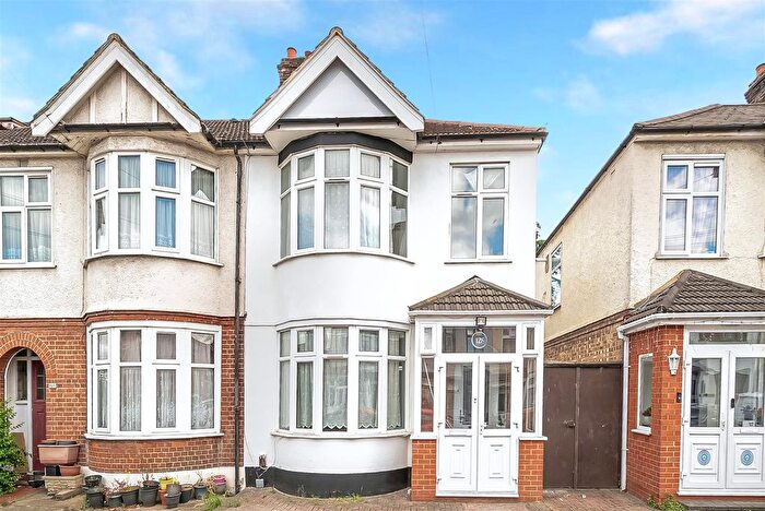 3 Bedroom Property To Rent In Eton Road, Ilford, IG1