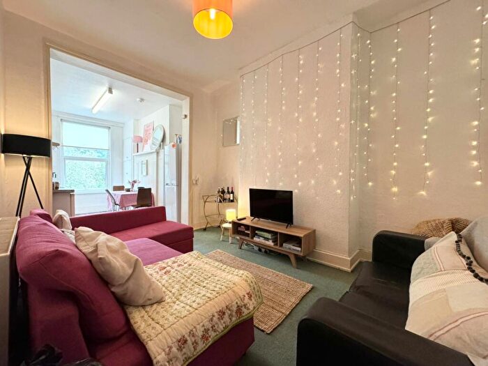 4 Bedroom Flat To Rent In Junction Road, Archway, N19