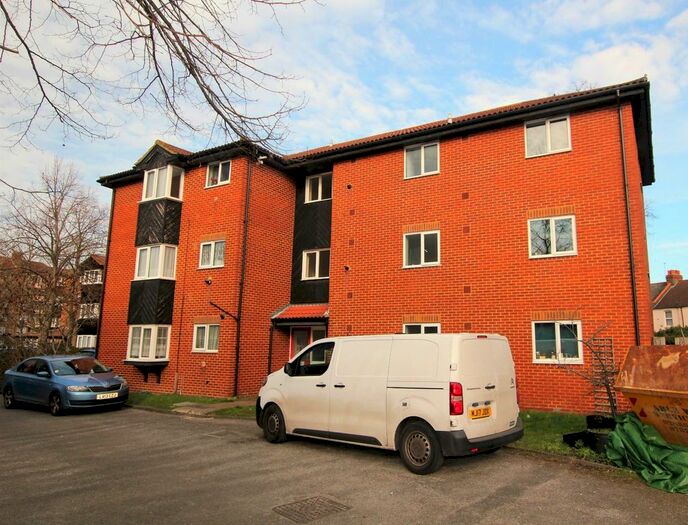 2 Bedroom Flat To Rent In Kingsleigh Place, Mitcham, CR4