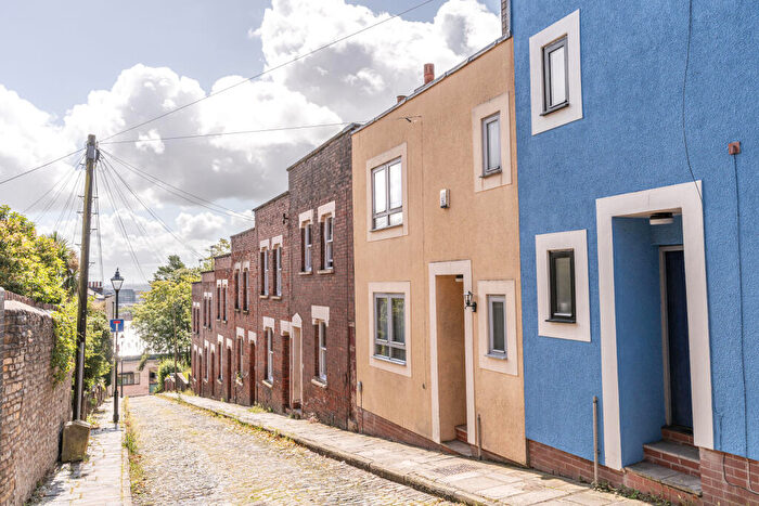 2 Bedroom House For Sale In Alfred Hill, Kingsdown, Bristol, BS2