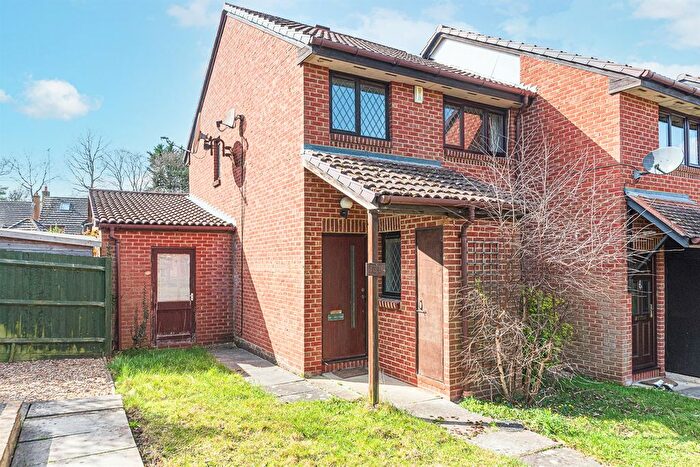 3 Bedroom End Of Terrace House To Rent In Merryman Drive, Crowthorne, RG45