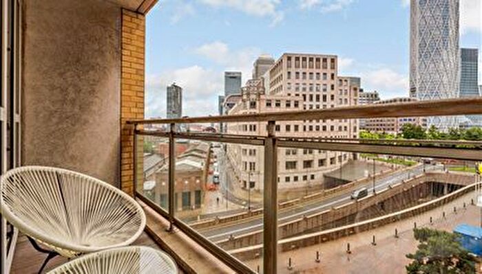 2 Bedroom Flat To Rent In Westferry Circus, London, E14