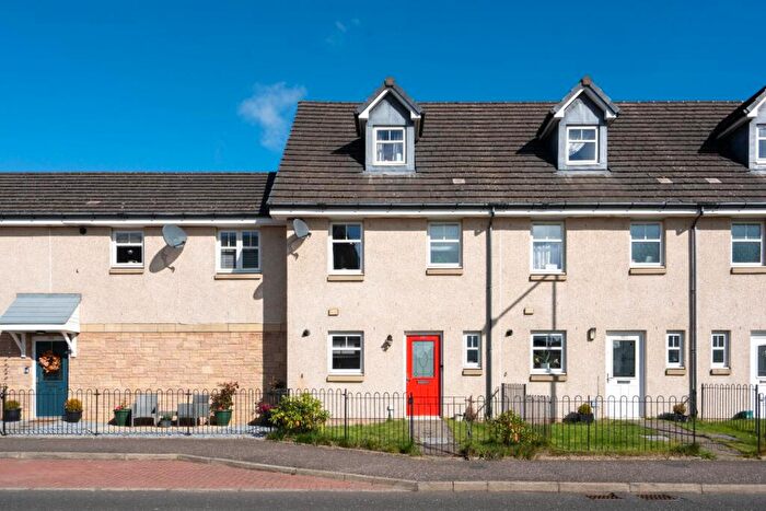 3 Bedroom Town House For Sale In Leyland Road, Bathgate, EH48