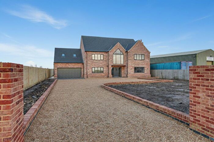 6 Bedroom Detached House For Sale In Fallow Corner Drove, Manea, PE15