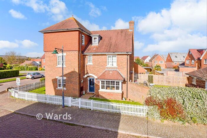 4 Bedroom Detached House For Sale In Woodford Grove, Kings Hill, West Malling, Kent, ME19
