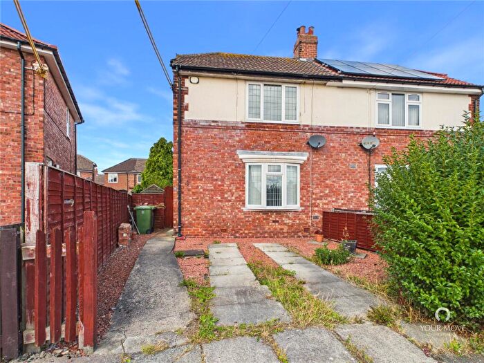 2 Bedroom Semi-Detached House For Sale In Holly Crescent, Harraton, Washington, NE38