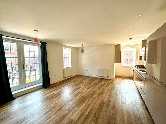 1 Bedroom Flat To Rent In Collison Avenue, Barnet, EN5