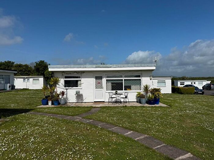 1 Bedroom Chalet For Sale In Fort Road, Lavernock, CF64