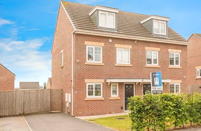 3 Bedroom Semi-Detached House For Sale In Wool Chase, Wakefield, West Yorkshire, WF2