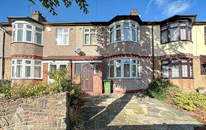3 Bedroom Terraced House To Rent In Lyndhurst Drive, Hornchurch, RM11