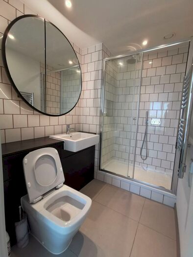 3 Bedroom Flat To Rent In Western Gateway, Royal Docks, London, E16