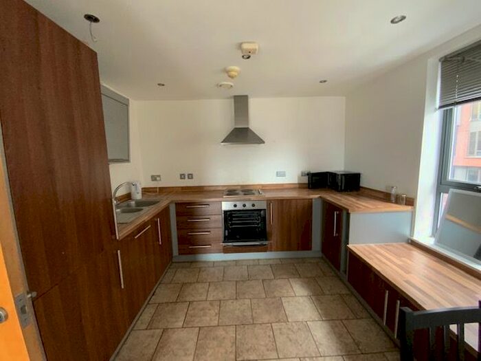 2 Bedroom Flat To Rent In Oldham Street, Liverpool City Centre, L1