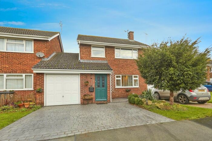 4 Bedroom Link Detached House For Sale In Mill Close, Newton Solney, Burton-On-Trent, DE15