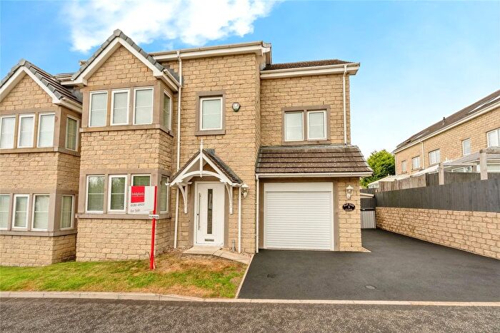 5 Bedroom Semi-Detached House For Sale In May Tree Close, Burnley, Lancashire, BB10