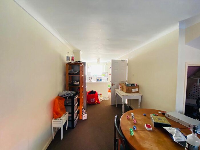 4 Bedroom Town House To Rent In Berkeley Close, Polygon, SO15