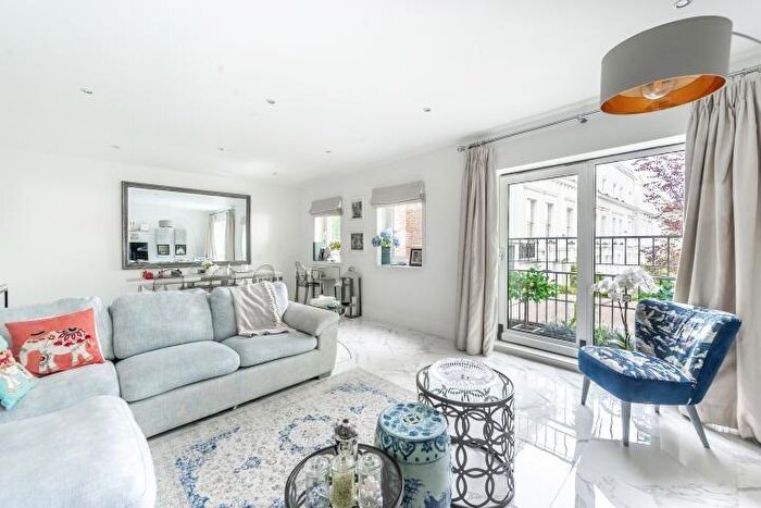 2 Bedroom Flat For Sale In Drayton Gardens, London, SW10