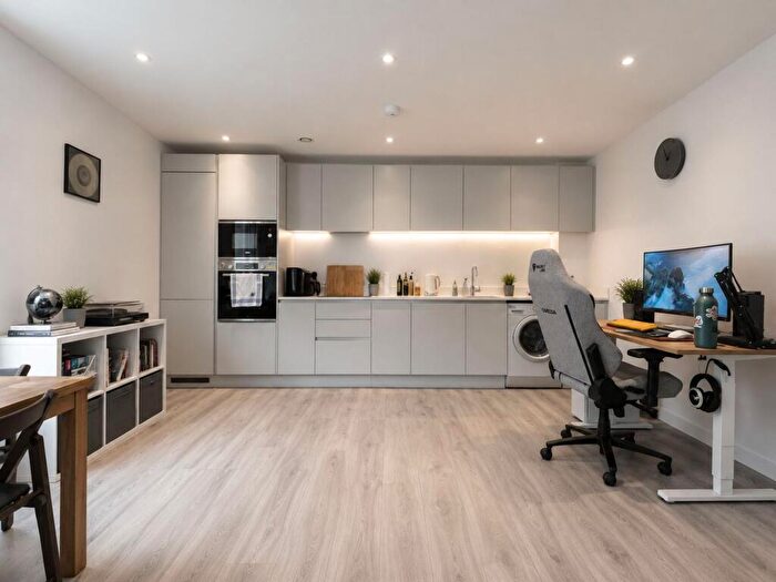 1 Bedroom Apartment To Rent In Calum Court, Central Purley, Purley, CR8