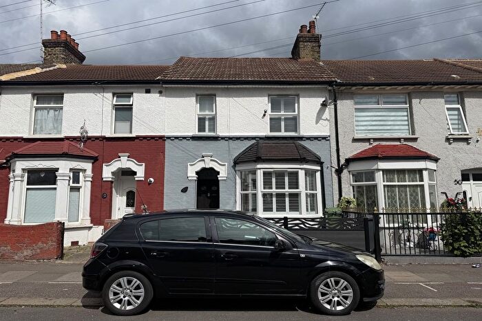 3 Bedroom Terraced House To Rent In Suffolk Road, IG11