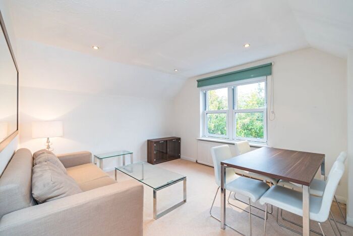 1 Bedroom Flat To Rent In Amyand Park Road, Twickenham, TW1