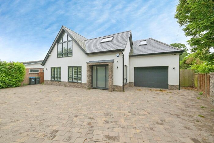 4 Bedroom Detached House For Sale In Nea Road, Christchurch, BH23