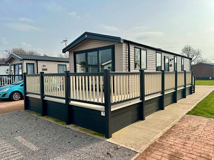 2 Bedroom Mobile/park Home For Sale In Southport New Road, Banks Southport, PR9