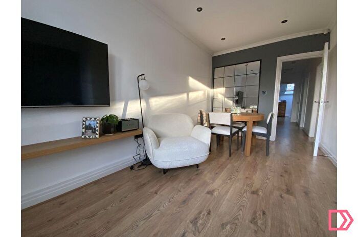 2 Bedroom Flat To Rent In South Albert Road, Aigburth, Liverpool, Merseyside, L17