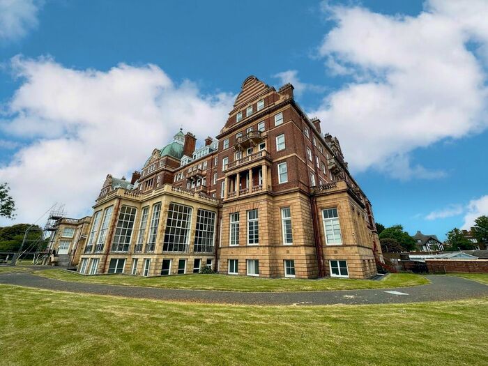 2 Bedroom Flat To Rent In The Leas, The Metropole The Leas, CT20