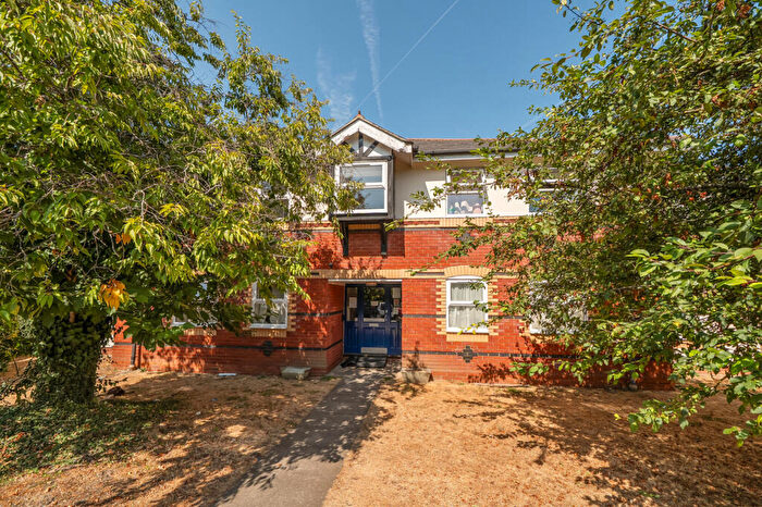 2 Bedroom Apartment For Sale In Wilson Road, Reading, RG30