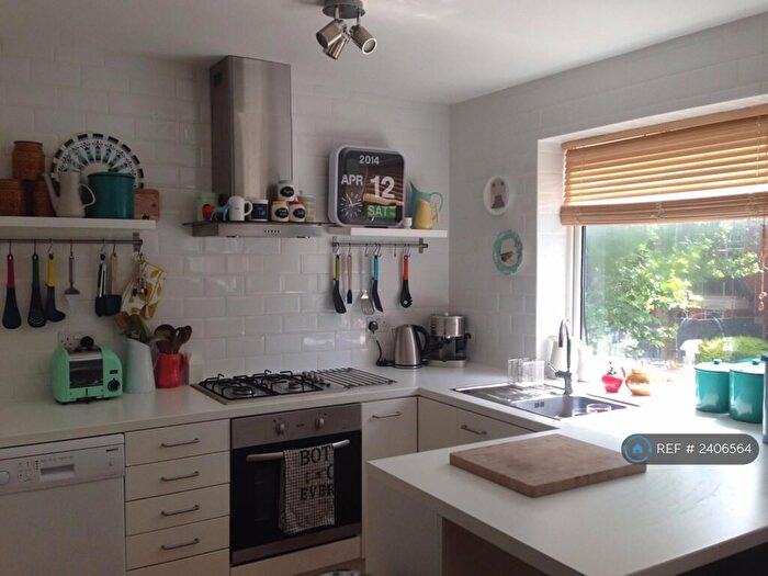 1 Bedroom Flat To Rent In The Heights, London, N4
