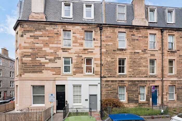 1 Bedroom Studio For Sale In West Newington Place, Edinburgh, EH9
