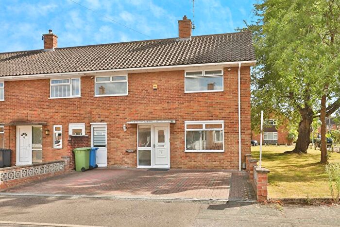 3 Bedroom End Of Terrace House For Sale In Barclay Green, Norwich, NR7