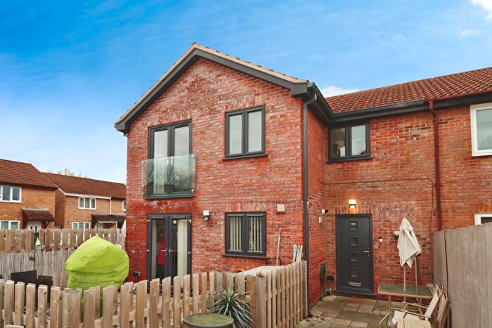 2 Bedroom Flat For Sale In Whitley Close, Yate, Bristol, Gloucestershire, BS37