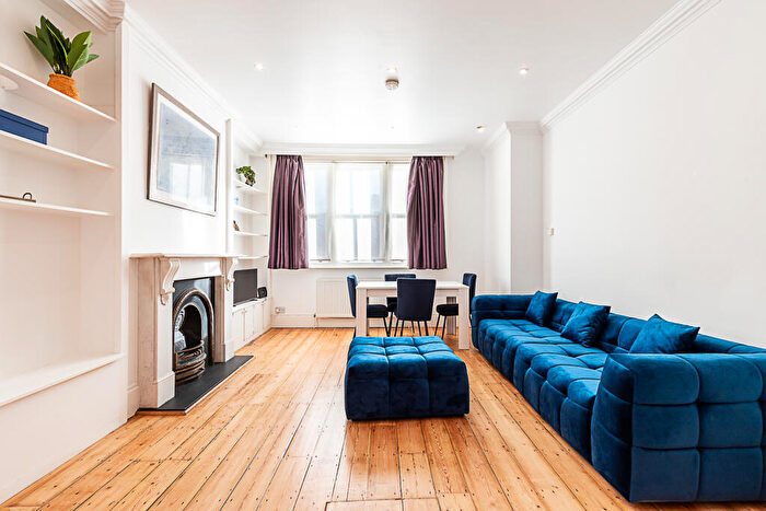 3 Bedroom Flat To Rent In Tollington Way, London, N7