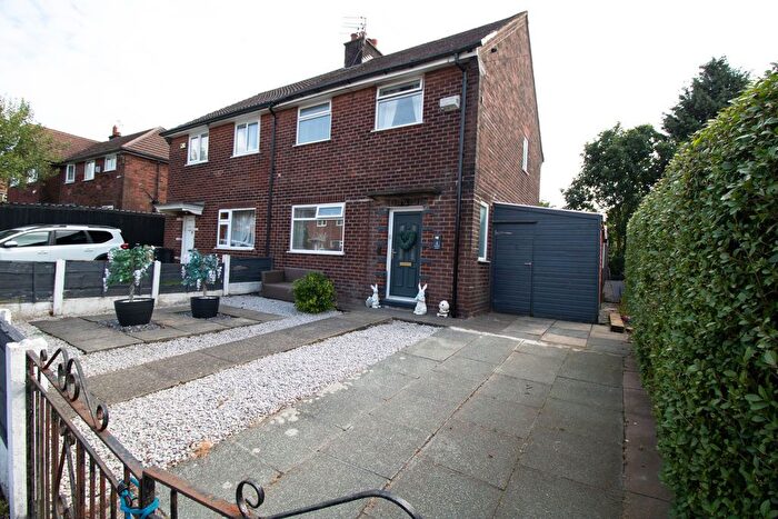 2 Bedroom Semi-Detached House For Sale In Tig Fold Road, Farnworth, Bolton, BL4