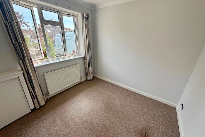 2 Bedroom Bungalow To Rent In Copthorne Hill, Worthing, BN13