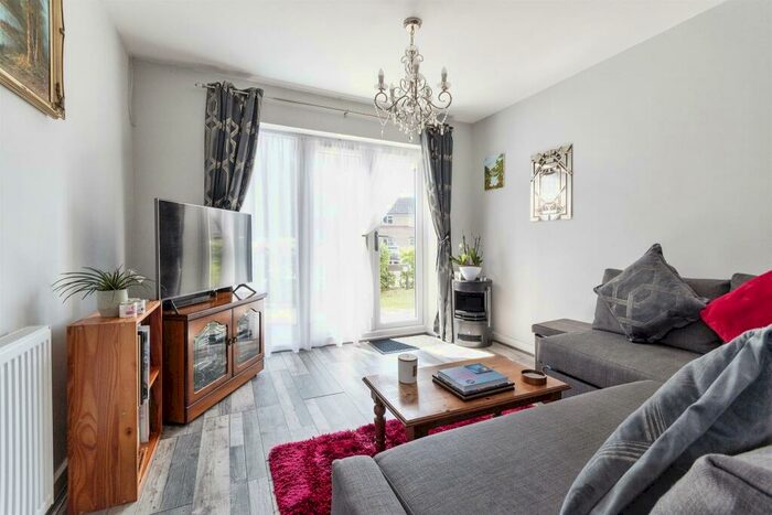 1 Bedroom Flat For Sale In Pix Court, Arlesey, SG15