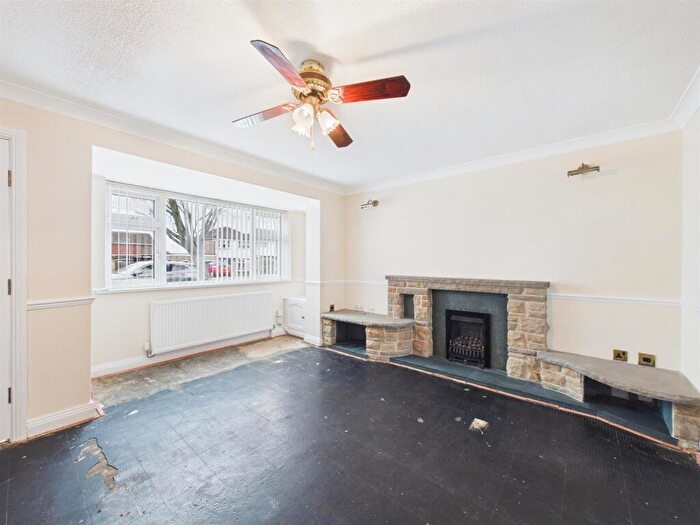 3 Bedroom Semi Detached House For Sale In Lynwood Road, Sinfin, Derby, DE24