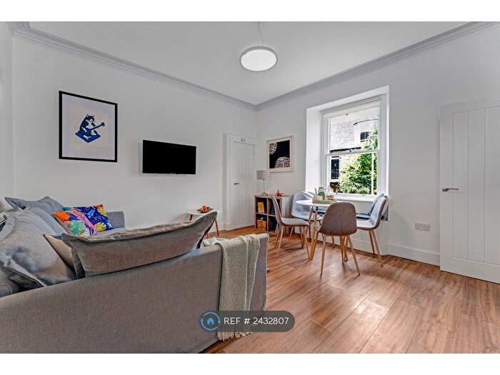 2 Bedroom Flat To Rent In Mclaren Terrace, Edinburgh, EH11