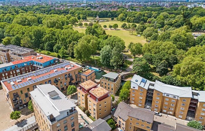 2 Bedroom Flat For Sale In Cyan Apartments, Bow, E3