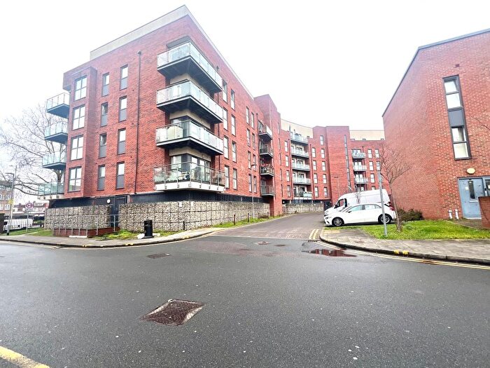 2 Bedroom Flat To Rent In Brunel House, Chancellor Way, Dagenham, RM8