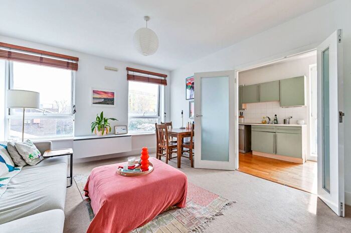 2 Bedroom Flat To Rent In Shepherdess Walk, Angel, London, N1