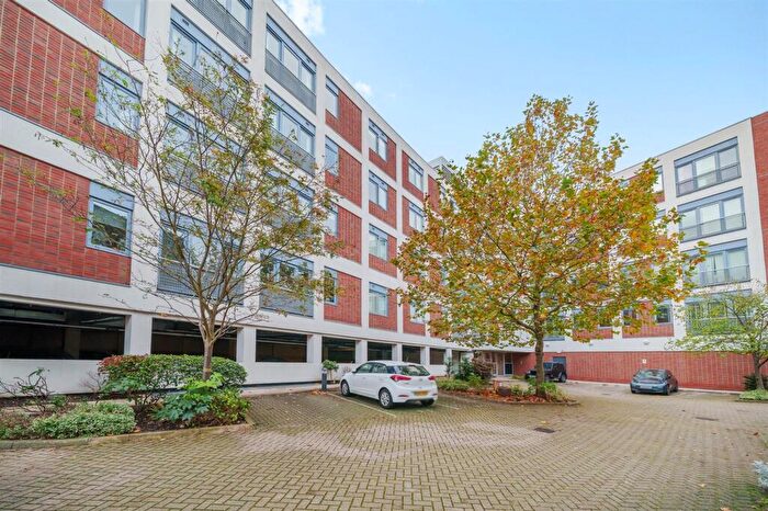 2 Bedroom Apartment For Sale In Exchange House, Crouch End Hill, N8