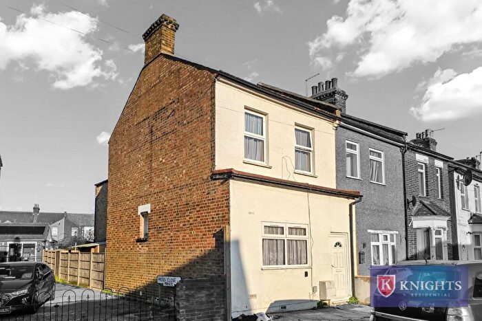 3 Bedroom House For Sale In Beamish Road, London, N9