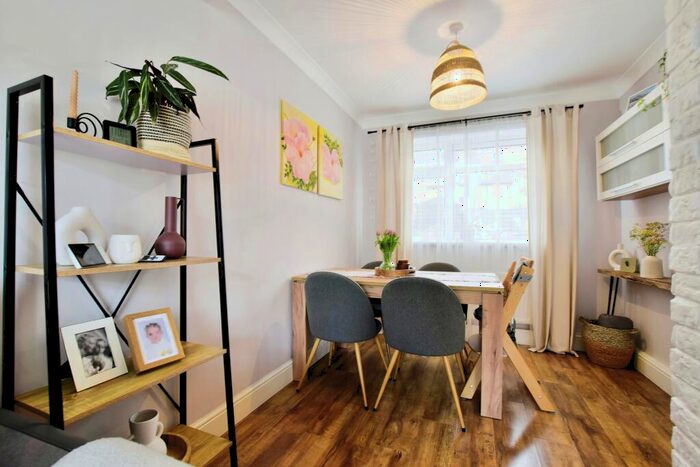 3 Bedroom Terraced House For Sale In Heybrook Road, Manchester, M23