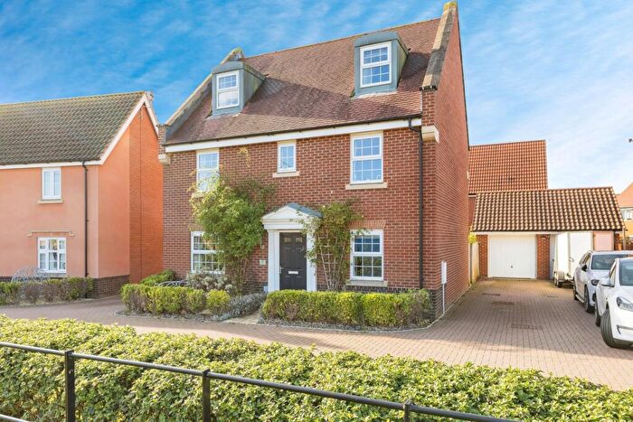 5 Bedroom Detached House For Sale In Nuthatch Way, Attleborough, Norfolk, NR17