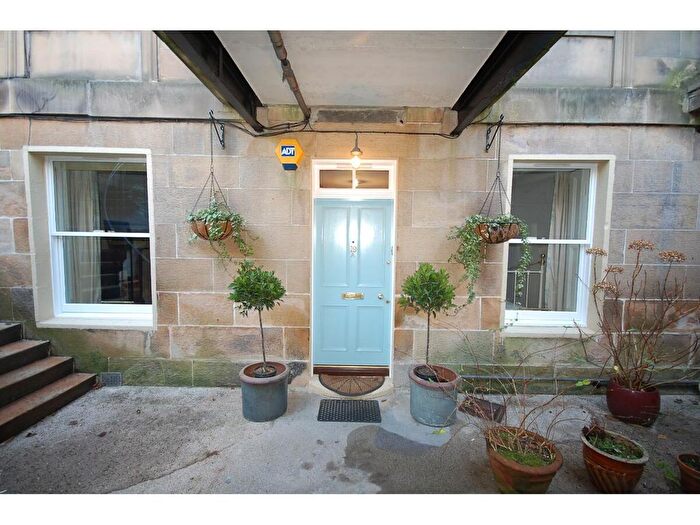 2 Bedroom Flat To Rent In Royal Crescent, New Town, Edinburgh, EH3