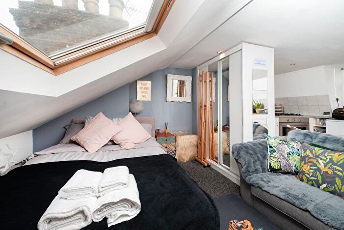 1 Bedroom Flat To Rent In Killyon Terrace, London, SW8