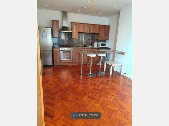 1 Bedroom Flat To Rent In Colchester Avenue, Penylan, Cardiff, CF23